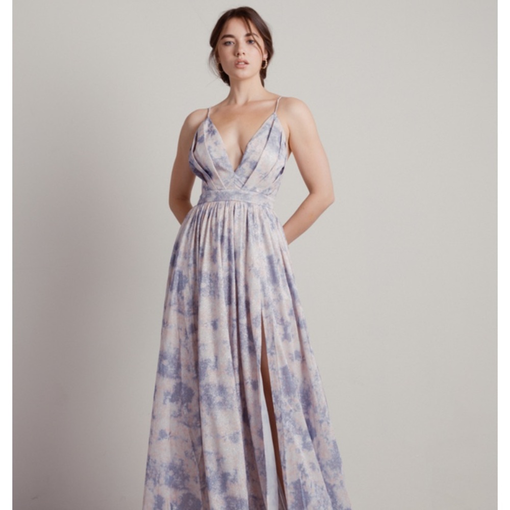 PLEATED TIE-DYE SLIT MAXI DRESS IN PURPLE PINK